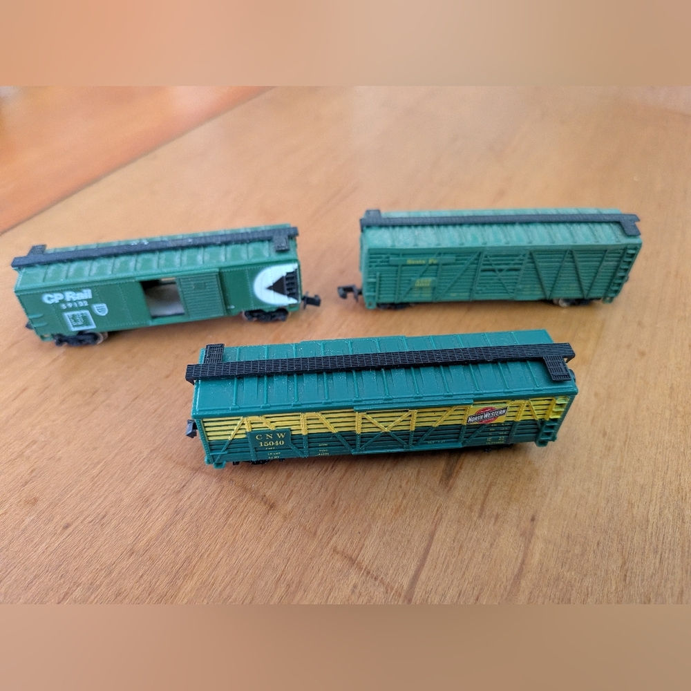 N Scale Train Freight Cars - Picture 1 of 7